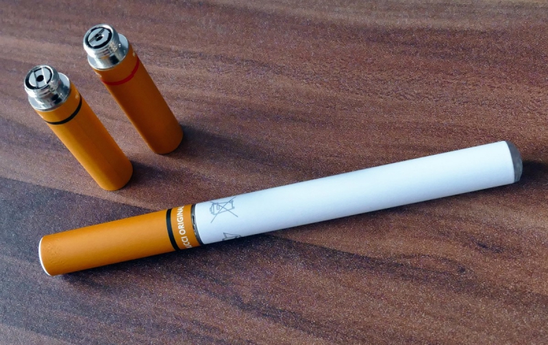 e-cigarette-OLLIERES-min_electronic_cigarette_e_cigarette_nicotine_vapor_vaporizer_smoke_tobacco-663282